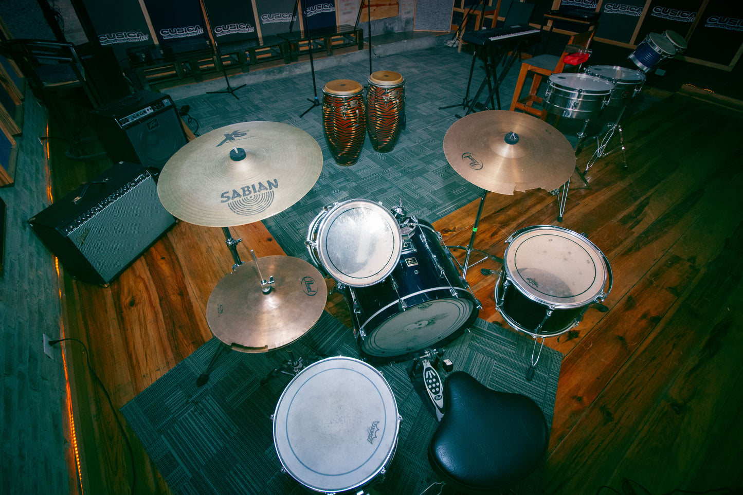 Deluxe Studio: Sala de Ensayo Premium Equipada en Caracas
