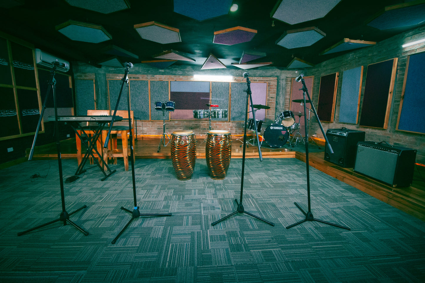 Deluxe Studio: Sala de Ensayo Premium Equipada en Caracas