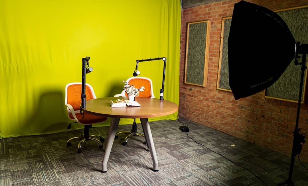 Podcast Room Caracas: Alquiler Estudio Equipado